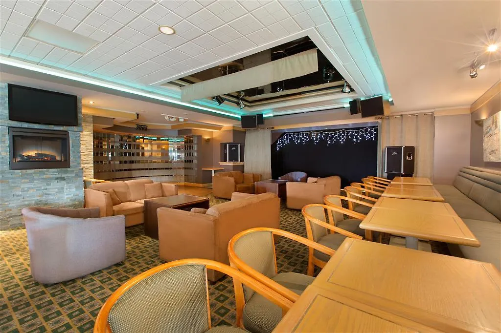 Coast Plaza Hotel And Suites Vancouver 3*,  Canada