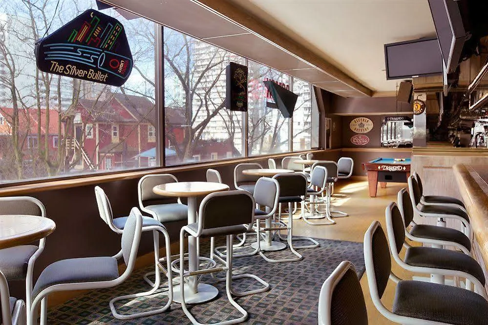Coast Plaza Hotel And Suites Vancouver Aparthotel