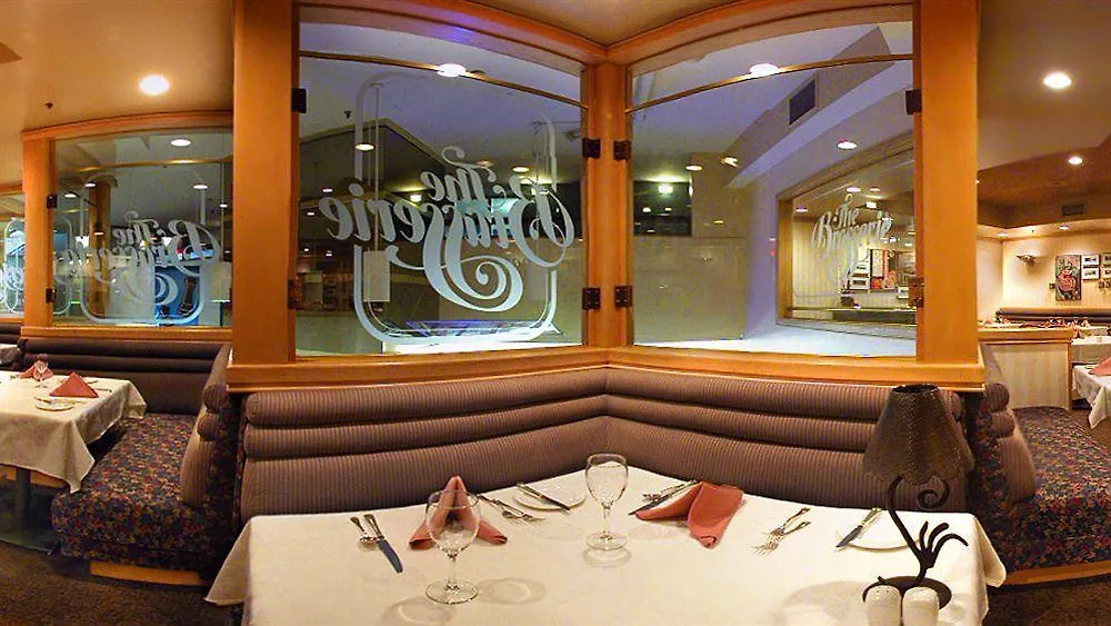 فانكوفر Coast Plaza Hotel And Suites كندا