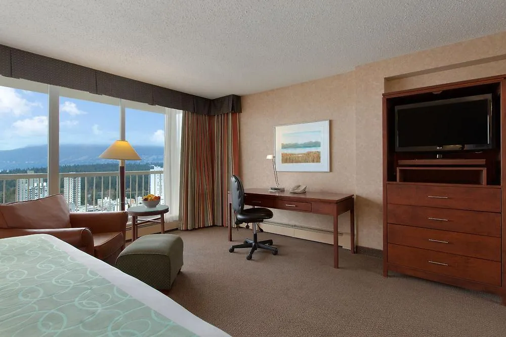 *** شقة فندقية فانكوفر Coast Plaza Hotel And Suites كندا