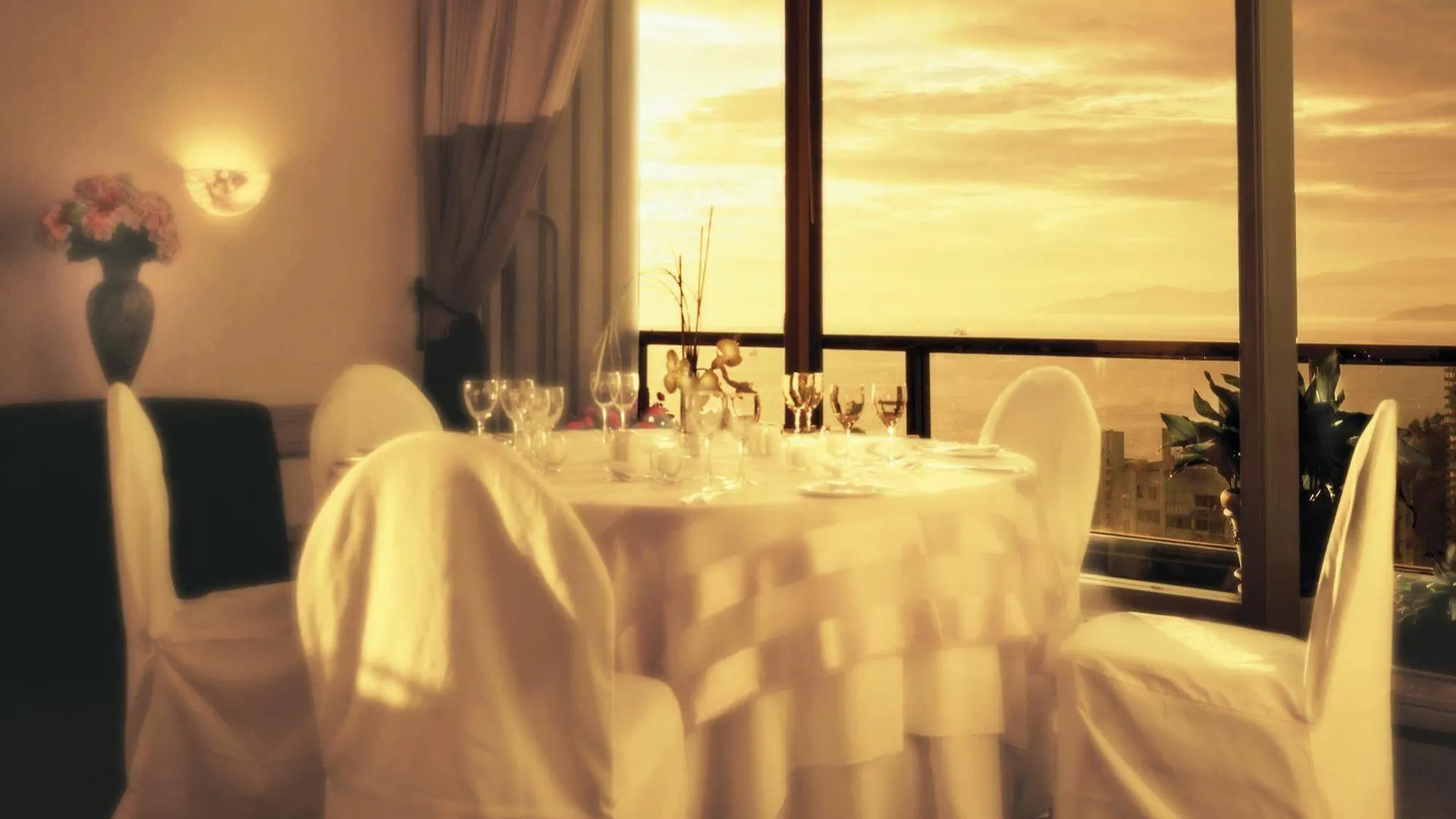 *** شقة فندقية فانكوفر Coast Plaza Hotel And Suites كندا