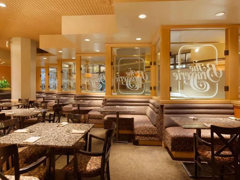 فانكوفر Coast Plaza Hotel And Suites 3*,  كندا