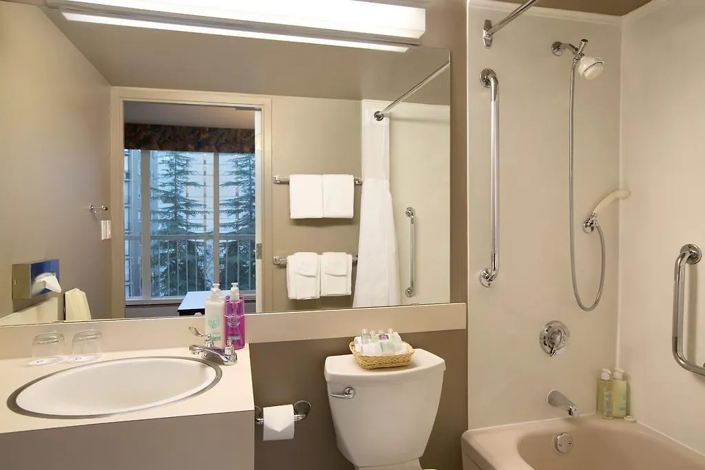 فانكوفر Coast Plaza Hotel And Suites كندا